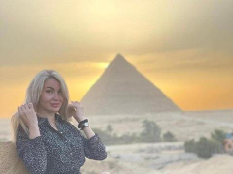 King Pyramids شقة *